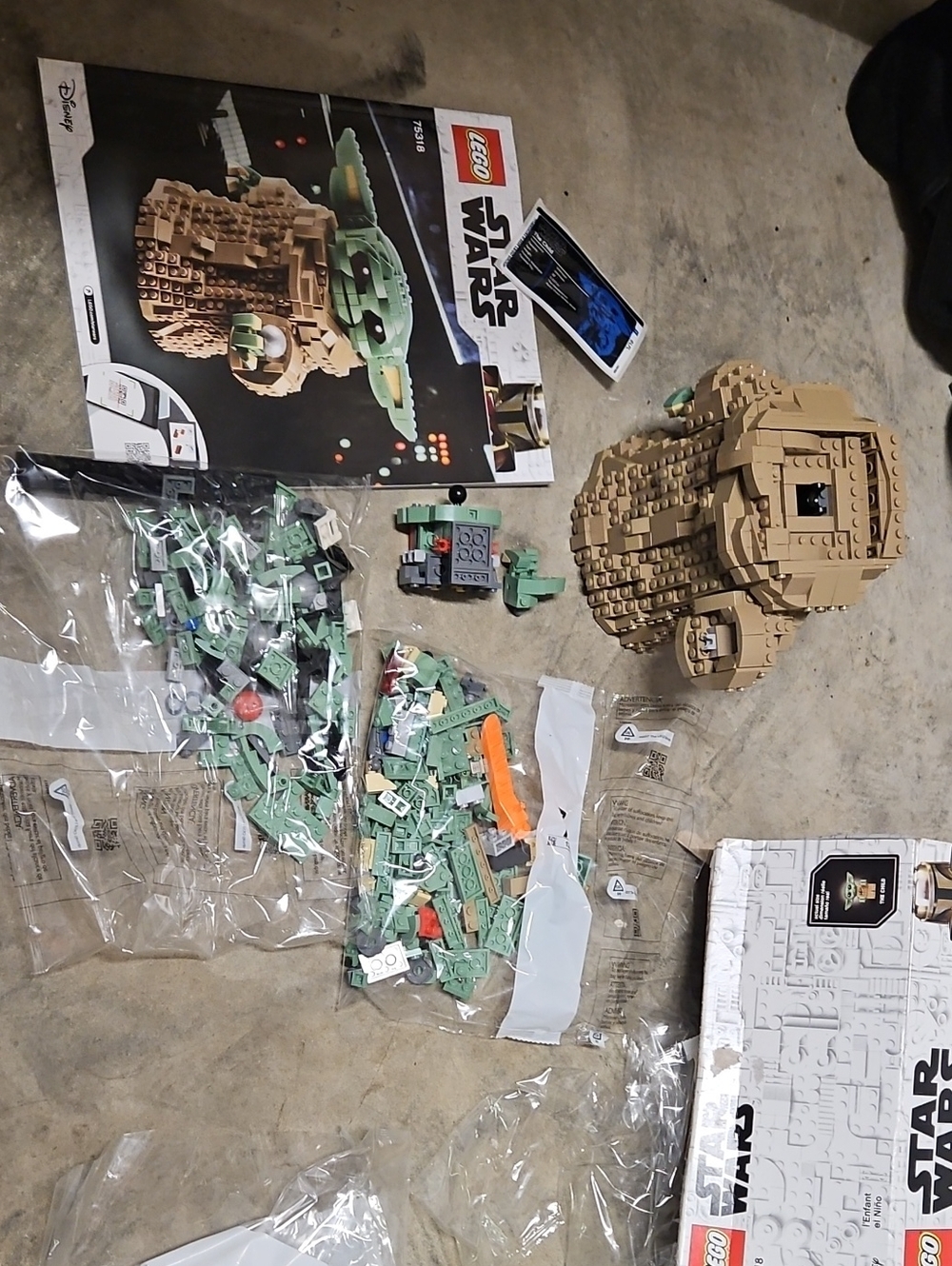LEGO Star Wars Mandalorian The Child Set - Green and Tan - Picture 5 of 7